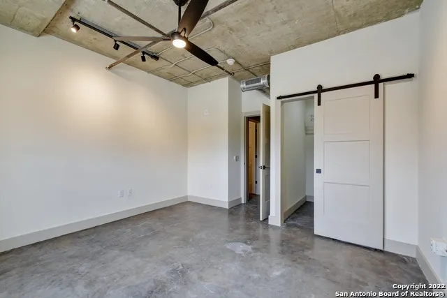 215 COCA COLA PL Unit 308 San Antonio, TX 78219
