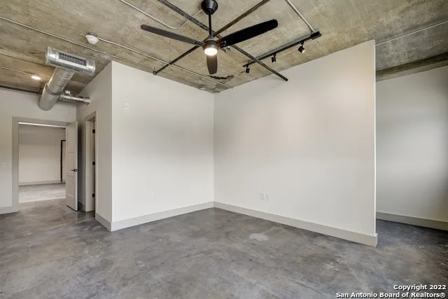 215 COCA COLA PL Unit 308 San Antonio, TX 78219