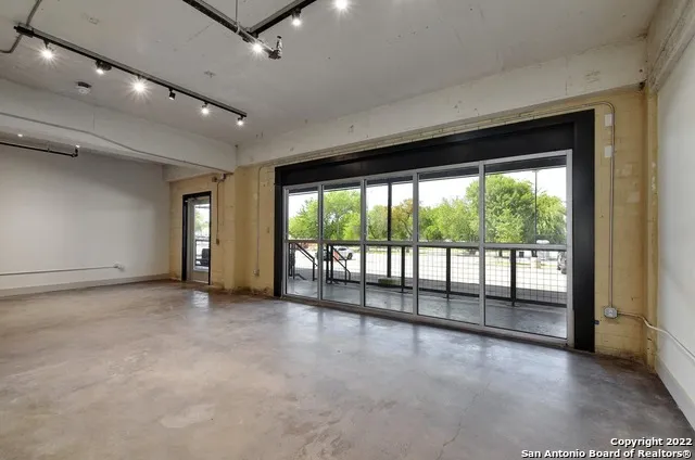 215 COCA COLA PL Unit 308 San Antonio, TX 78219
