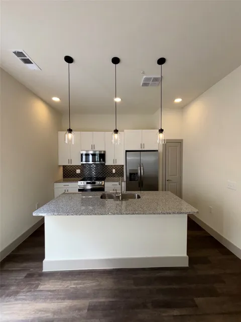 2036 Oak Grove #146