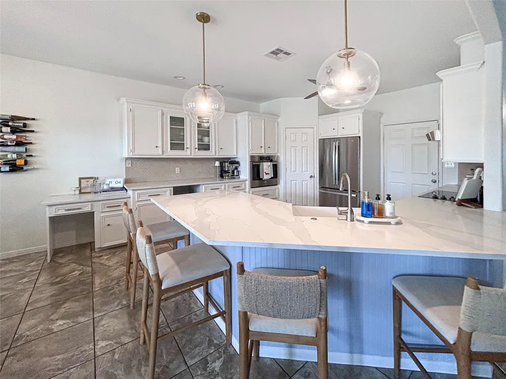 626 Sunset Trail Angleton, TX 77515