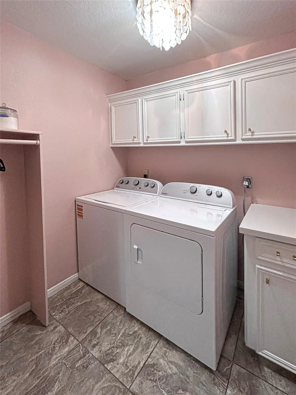626 Sunset Trail Angleton, TX 77515