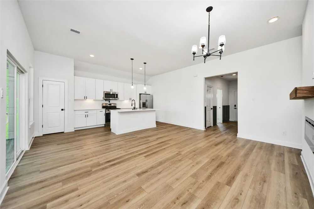 925 1st Street Hempstead, TX 77445