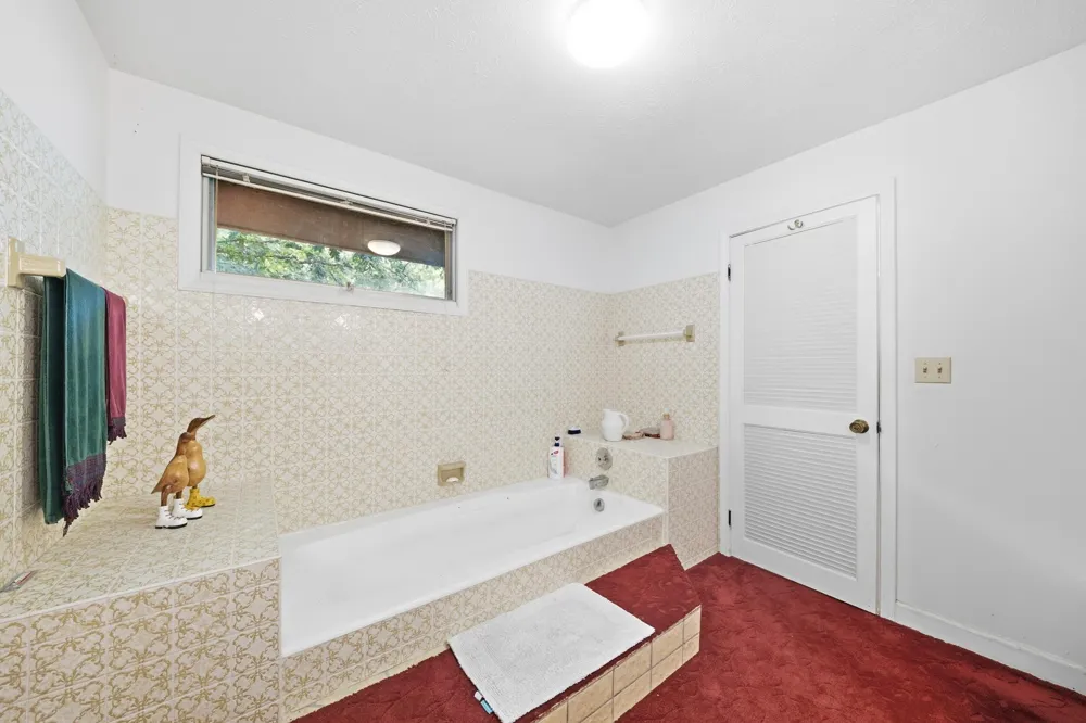 11881 Westshore Drive Pinckney, MI 48169