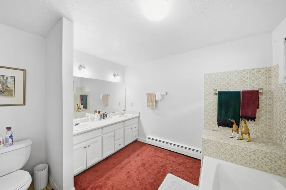 11881 Westshore Drive Pinckney, MI 48169