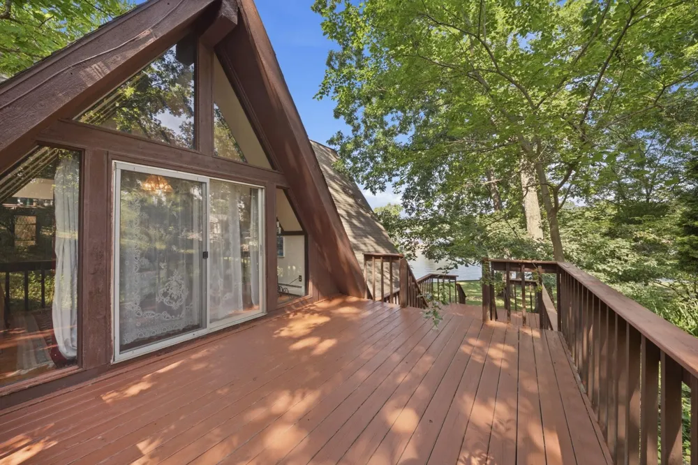 11881 Westshore Drive Pinckney, MI 48169