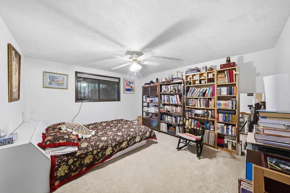 11881 Westshore Drive Pinckney, MI 48169