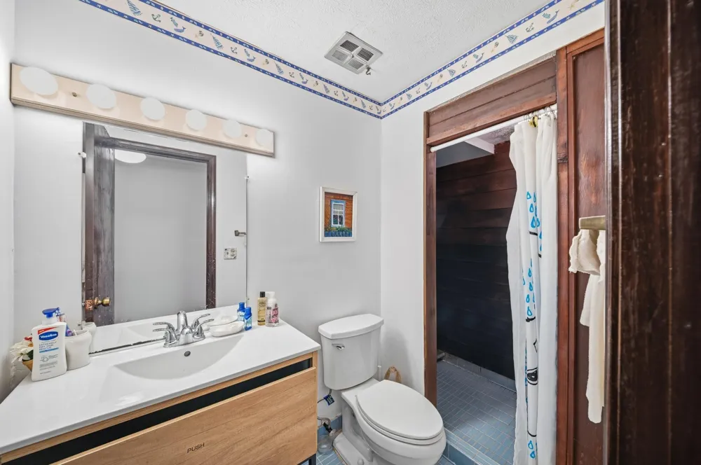 11881 Westshore Drive Pinckney, MI 48169