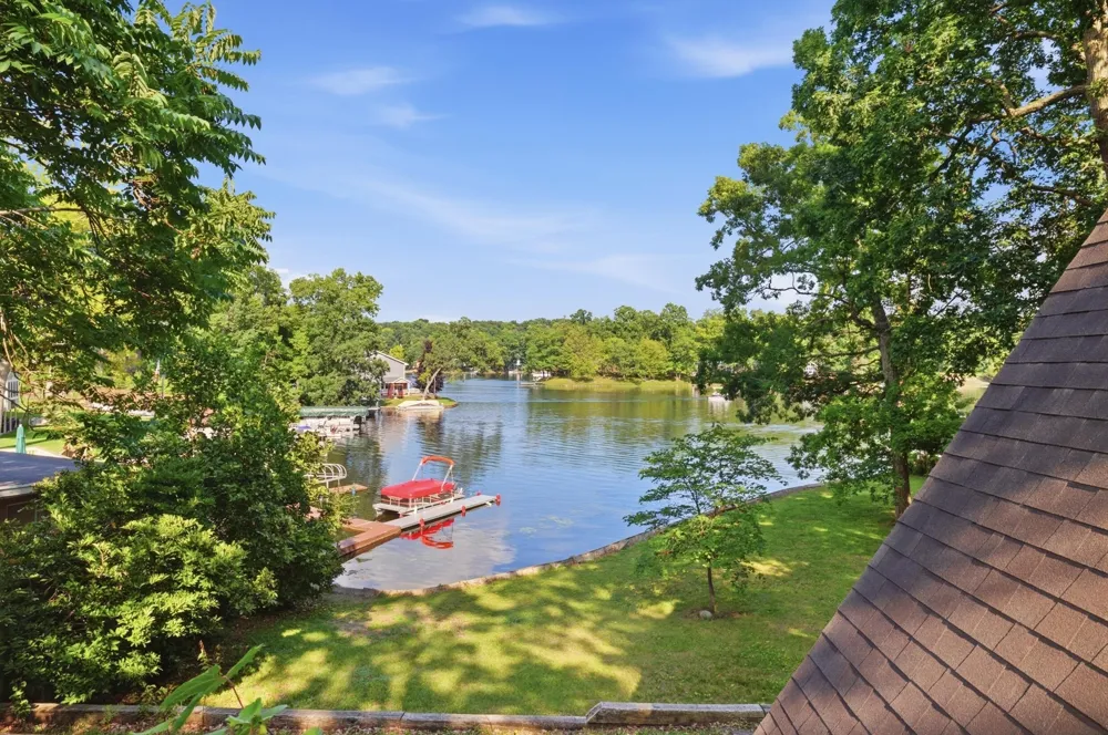 11881 Westshore Drive Pinckney, MI 48169