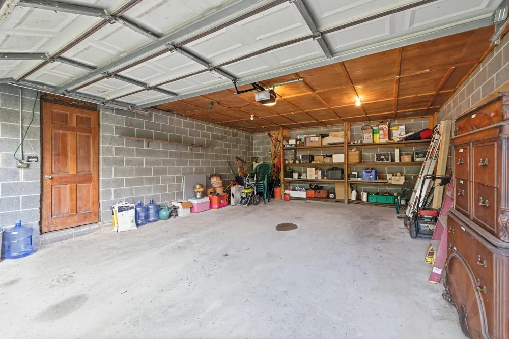 11881 Westshore Drive Pinckney, MI 48169