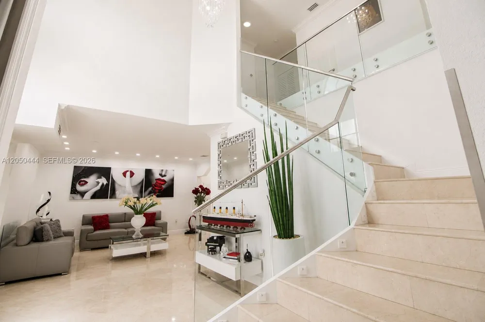 16075 SW 149th Ter Miami, FL 33196