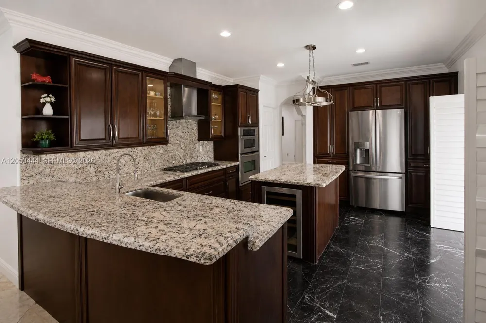 16075 SW 149th Ter Miami, FL 33196