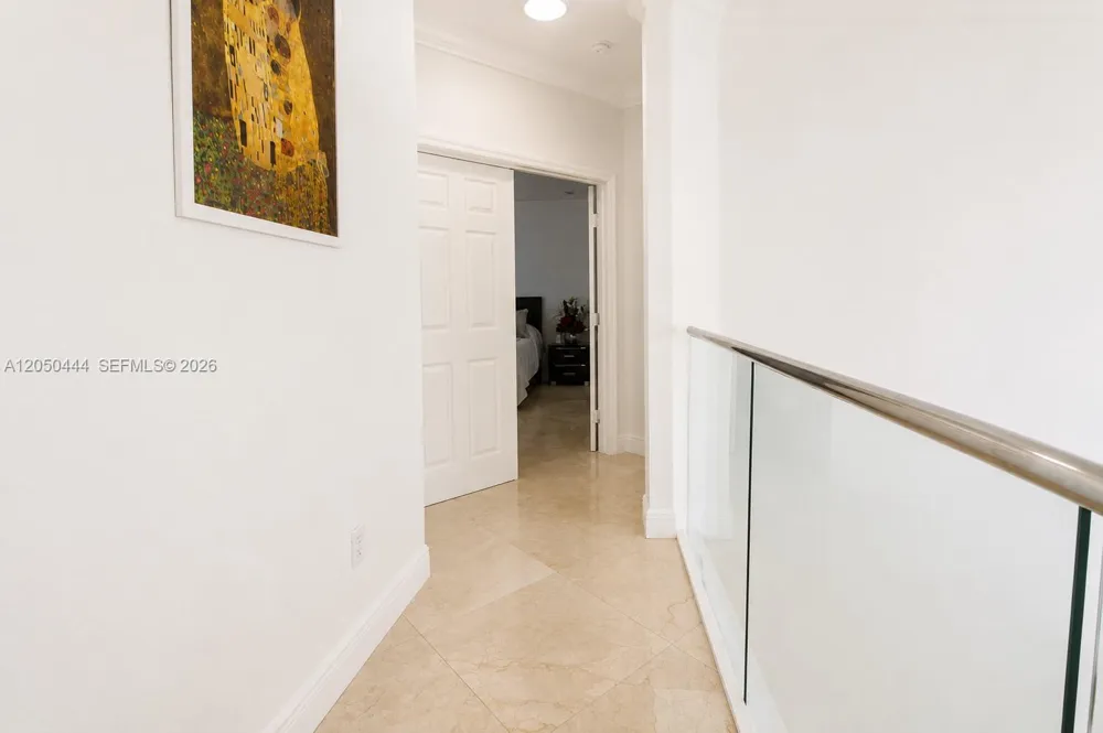 16075 SW 149th Ter Miami, FL 33196