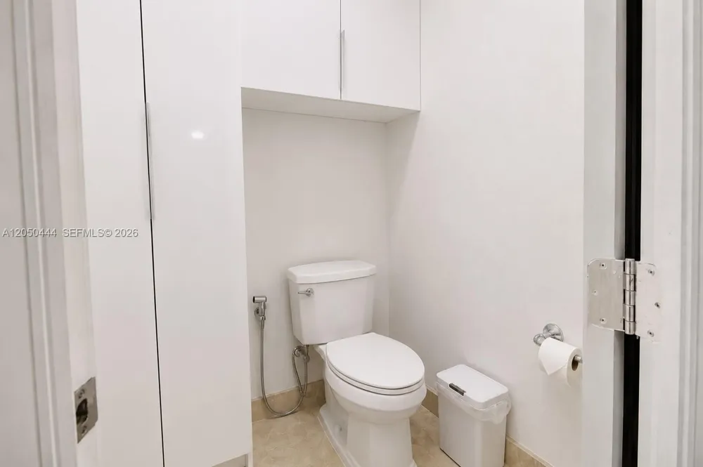 16075 SW 149th Ter Miami, FL 33196