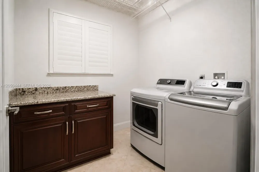 16075 SW 149th Ter Miami, FL 33196