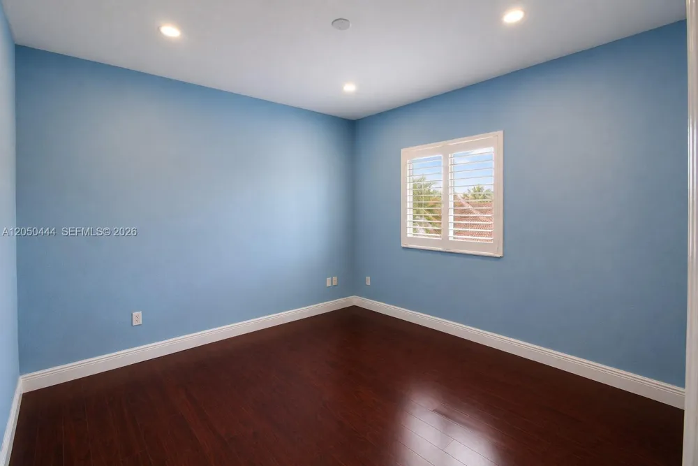 16075 SW 149th Ter Miami, FL 33196