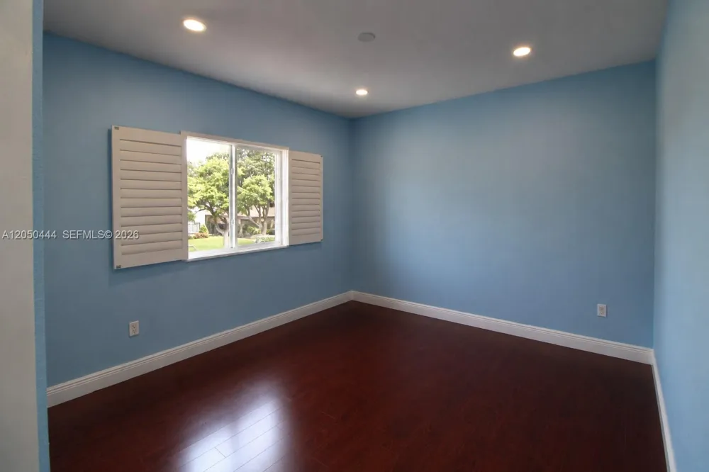 16075 SW 149th Ter Miami, FL 33196
