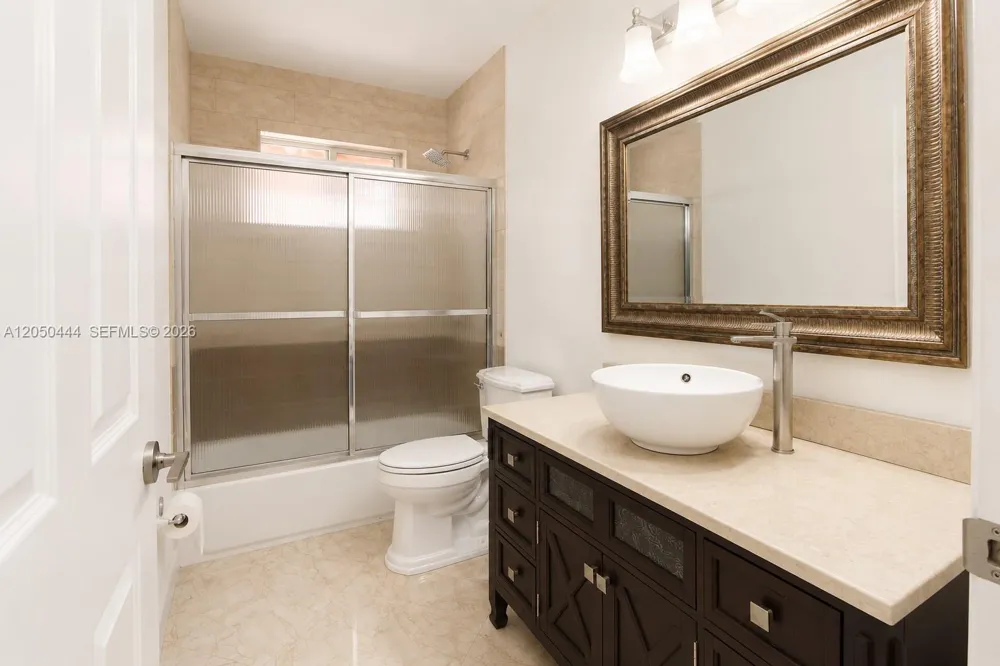 16075 SW 149th Ter Miami, FL 33196