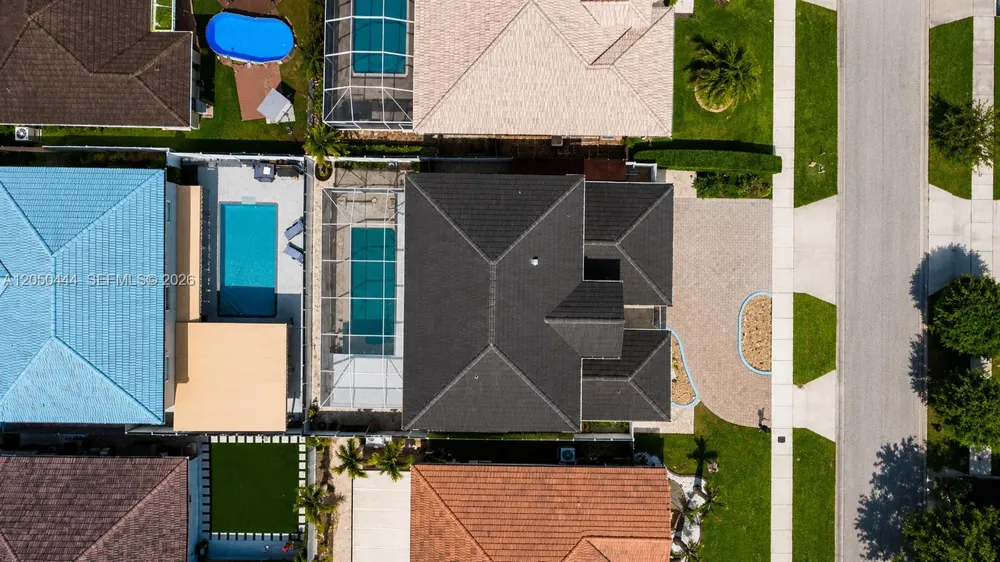 16075 SW 149th Ter Miami, FL 33196