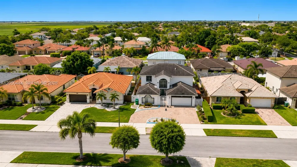 16075 SW 149th Ter Miami, FL 33196