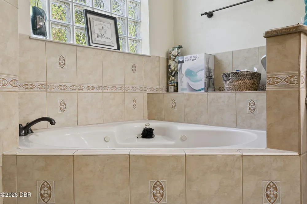 1603 Johns Cove Lane Oakland, FL 34787