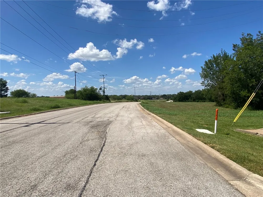 1675 E Highway 290 Brenham, TX 77833