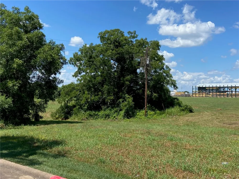 1675 E Highway 290 Brenham, TX 77833