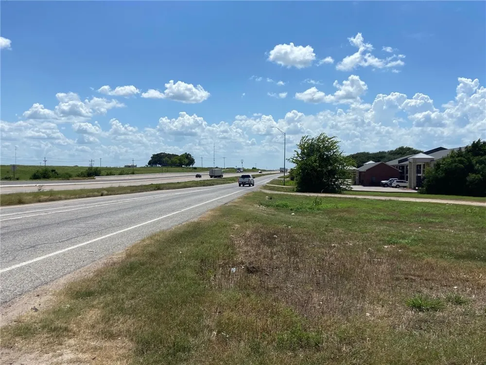 1675 E Highway 290 Brenham, TX 77833