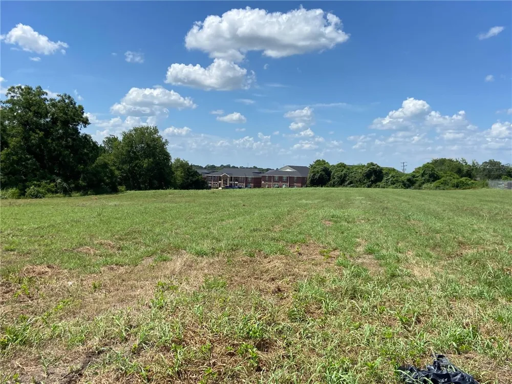 1675 E Highway 290 Brenham, TX 77833