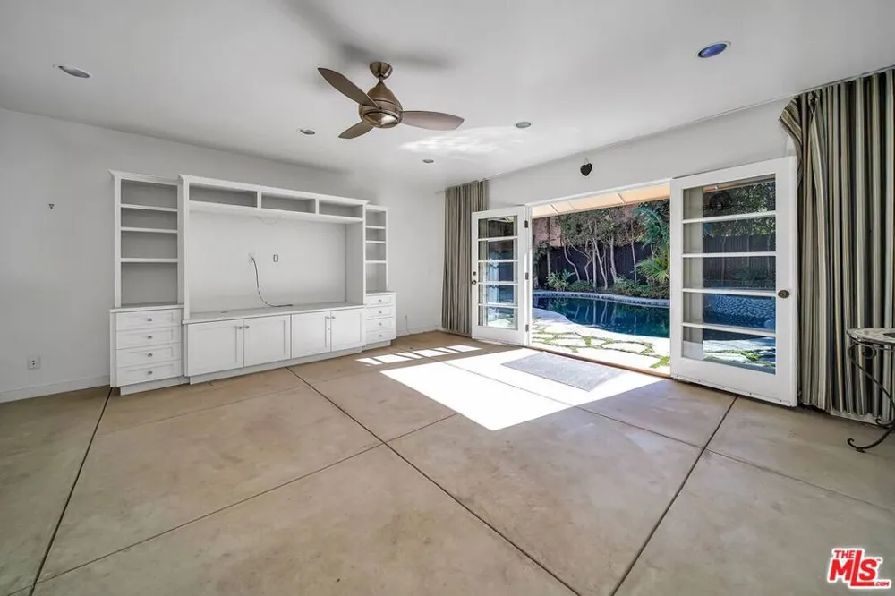 333 S Roxbury Drive Beverly Hills, CA 90212