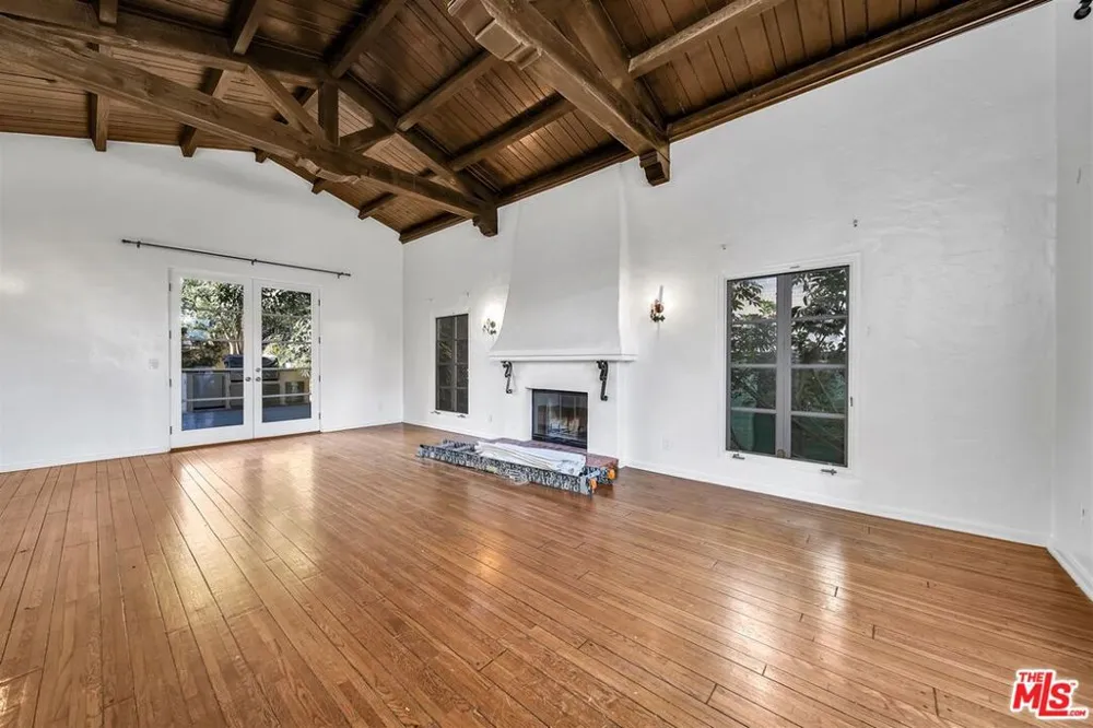 333 S Roxbury Drive Beverly Hills, CA 90212