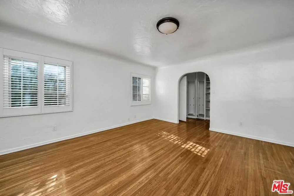 333 S Roxbury Drive Beverly Hills, CA 90212