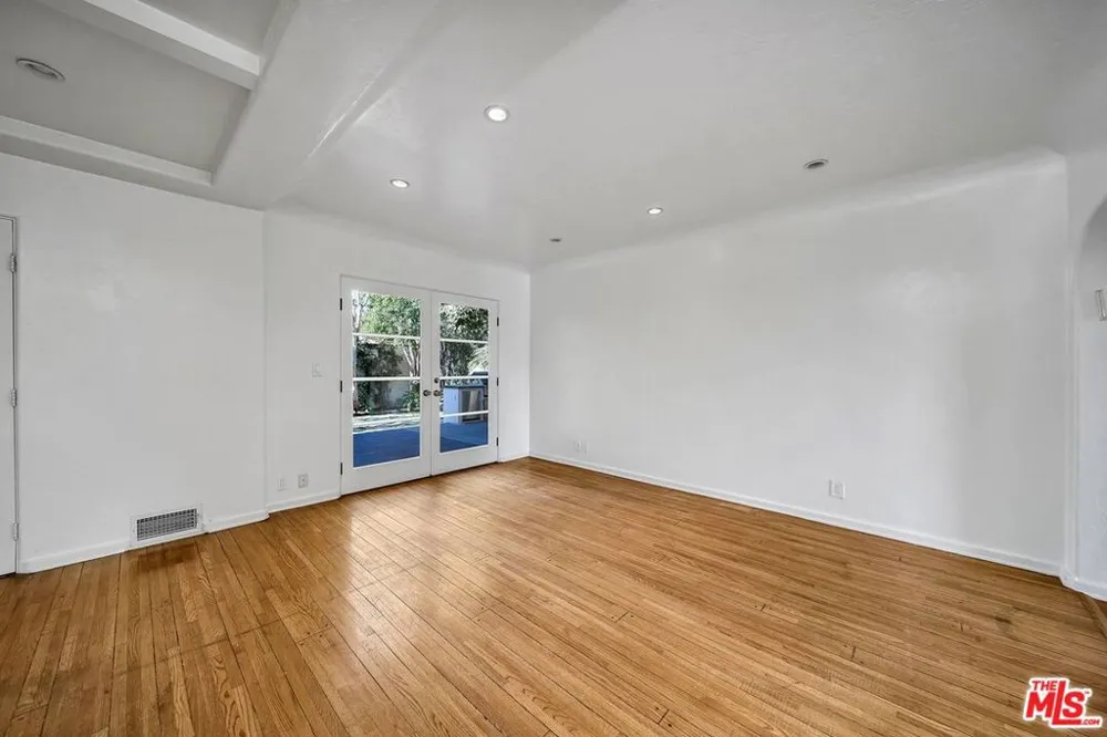 333 S Roxbury Drive Beverly Hills, CA 90212