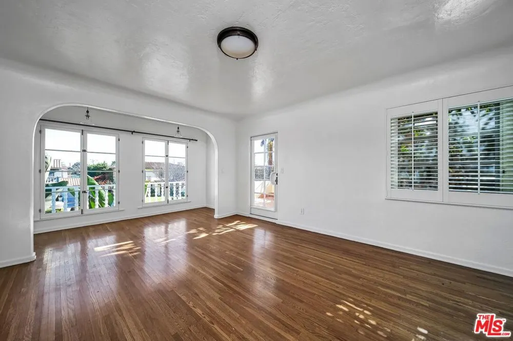 333 S Roxbury Drive Beverly Hills, CA 90212