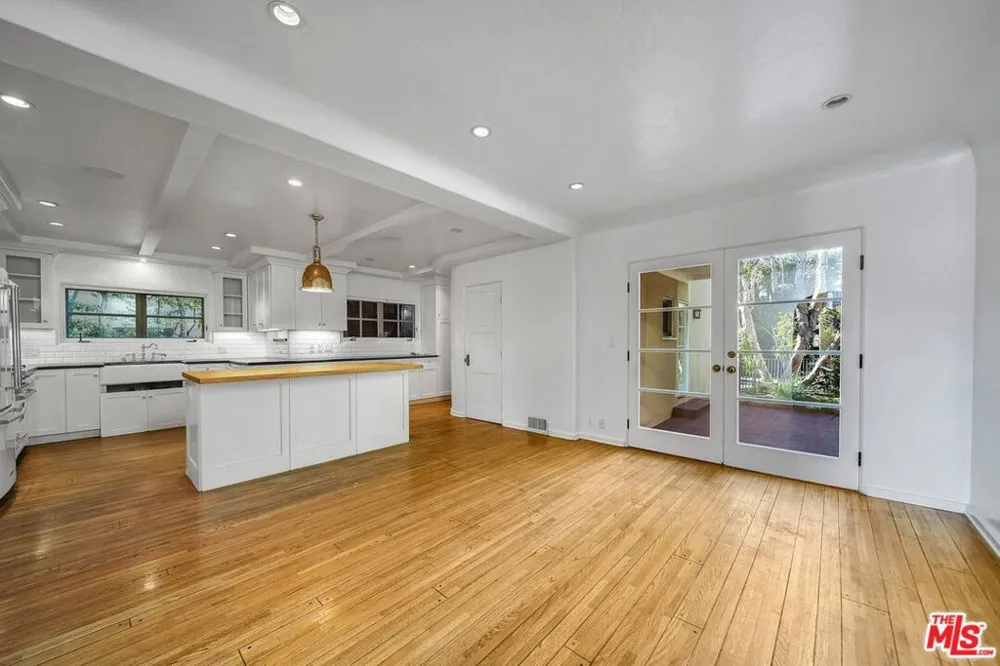 333 S Roxbury Drive Beverly Hills, CA 90212