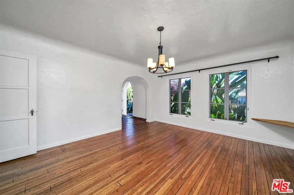 333 S Roxbury Drive Beverly Hills, CA 90212