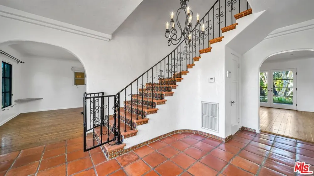 333 S Roxbury Drive Beverly Hills, CA 90212