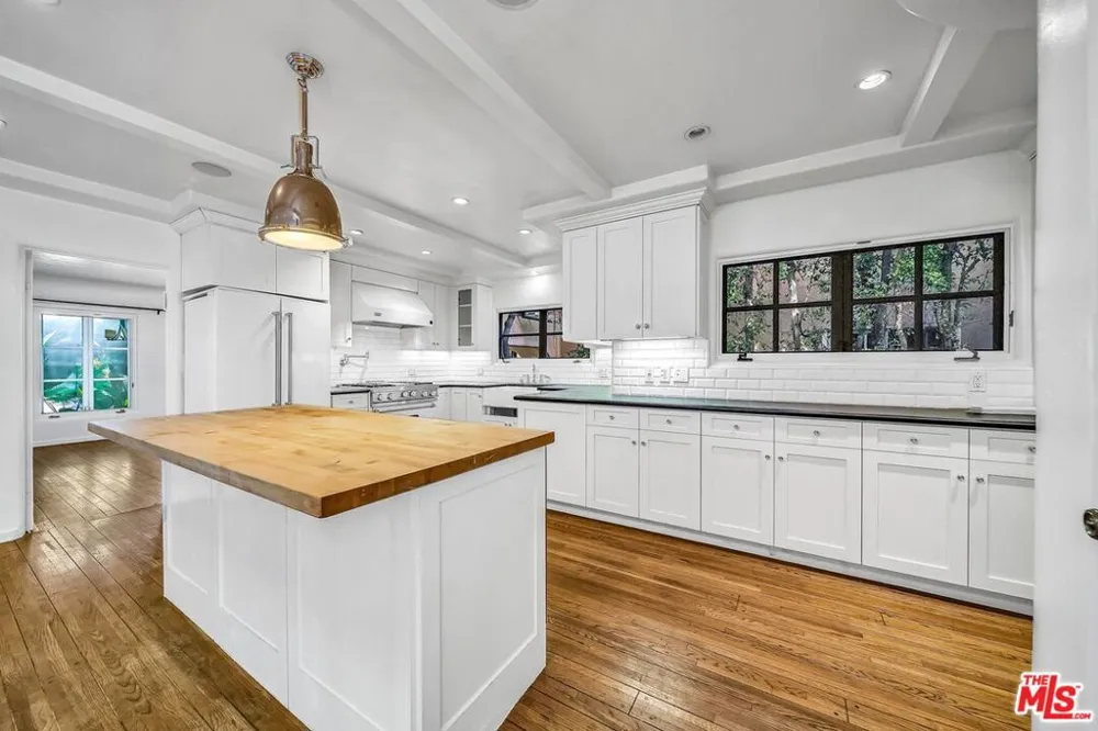 333 S Roxbury Drive Beverly Hills, CA 90212