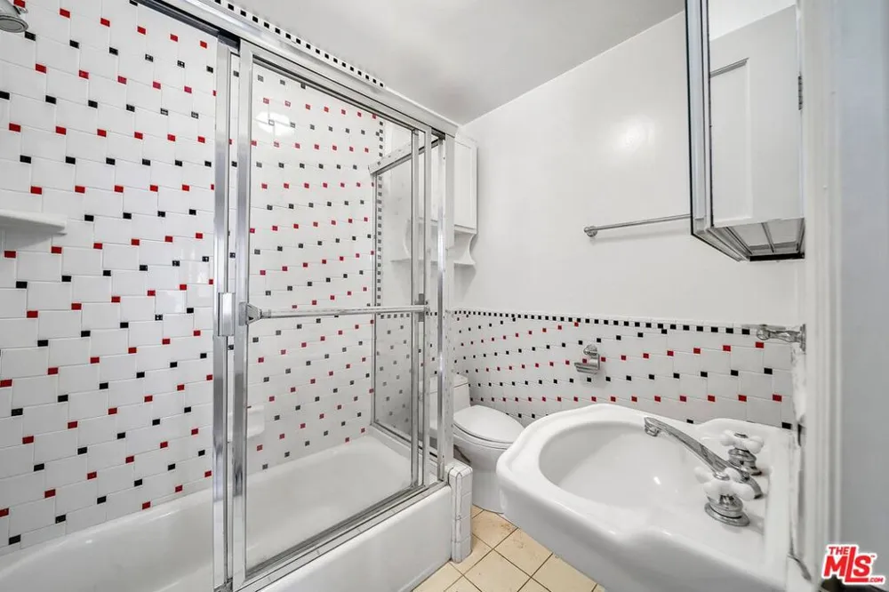 333 S Roxbury Drive Beverly Hills, CA 90212