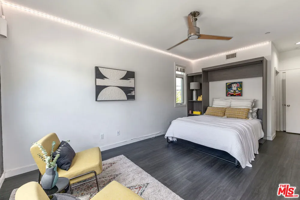 10735 Bloomfield Street #5 Los Angeles, CA 91602
