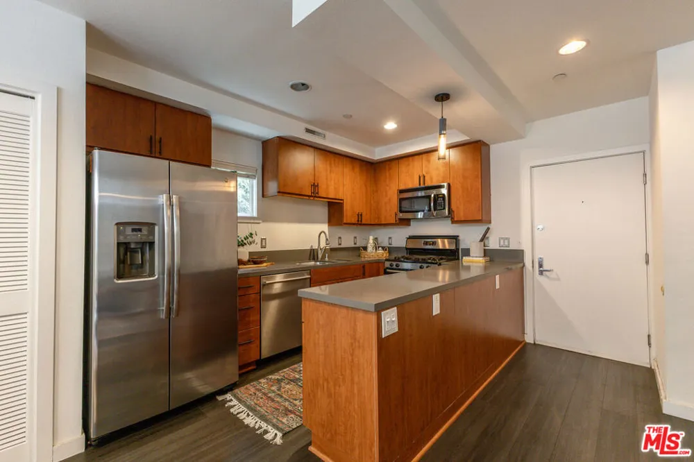 10735 Bloomfield Street #5 Los Angeles, CA 91602