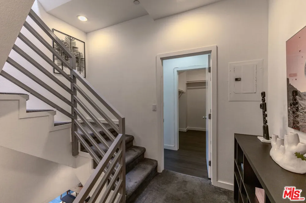 10735 Bloomfield Street #5 Los Angeles, CA 91602