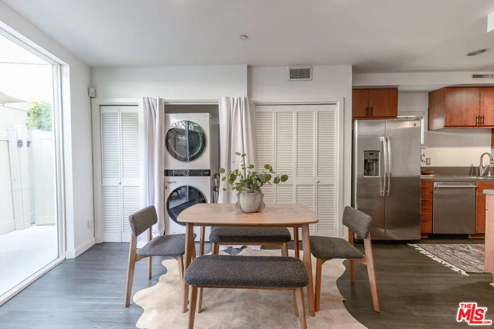10735 Bloomfield Street #5 Los Angeles, CA 91602