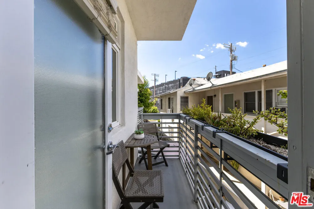 10735 Bloomfield Street #5 Los Angeles, CA 91602