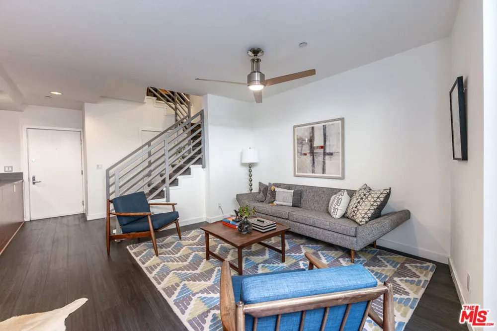 10735 Bloomfield Street #5 Los Angeles, CA 91602