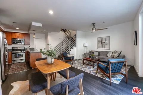 10735 Bloomfield Street #5