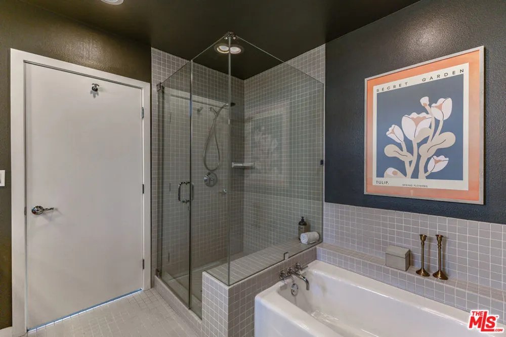 10735 Bloomfield Street #5 Los Angeles, CA 91602