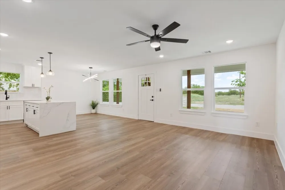 212 W Madison Street Hillsboro, TX 76645