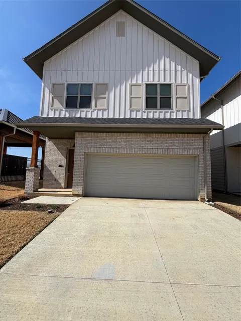 2036 Oak Grove #229