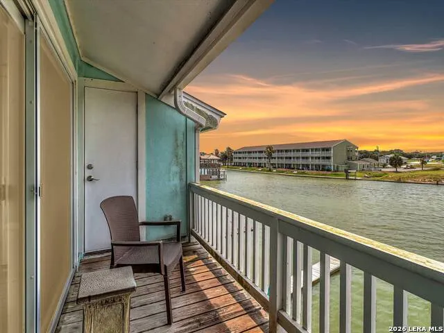 2292 Fulton Beach #APT 502 Rockport, TX 78382